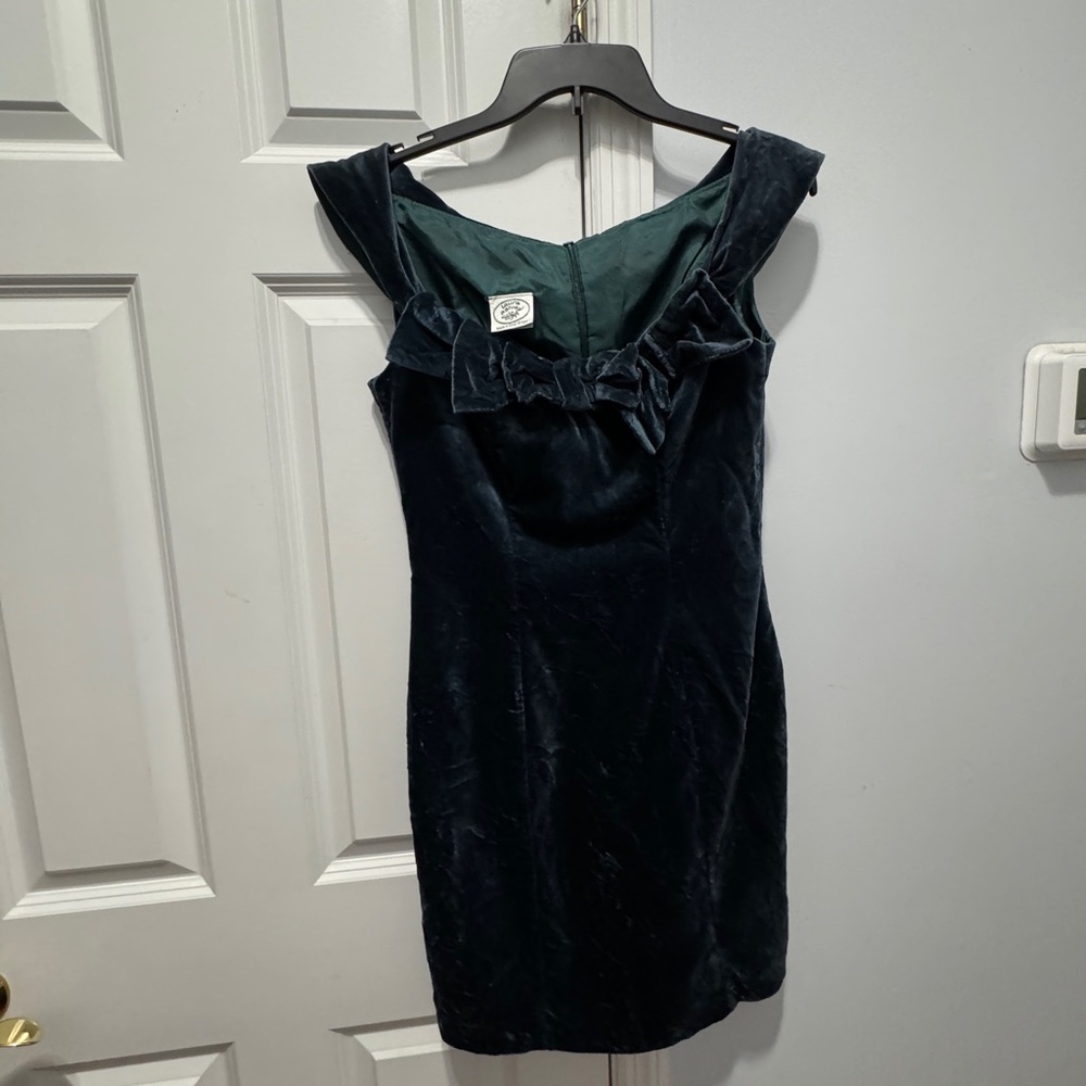 Laura ashley size 8 80’s Castleton green velvet dress